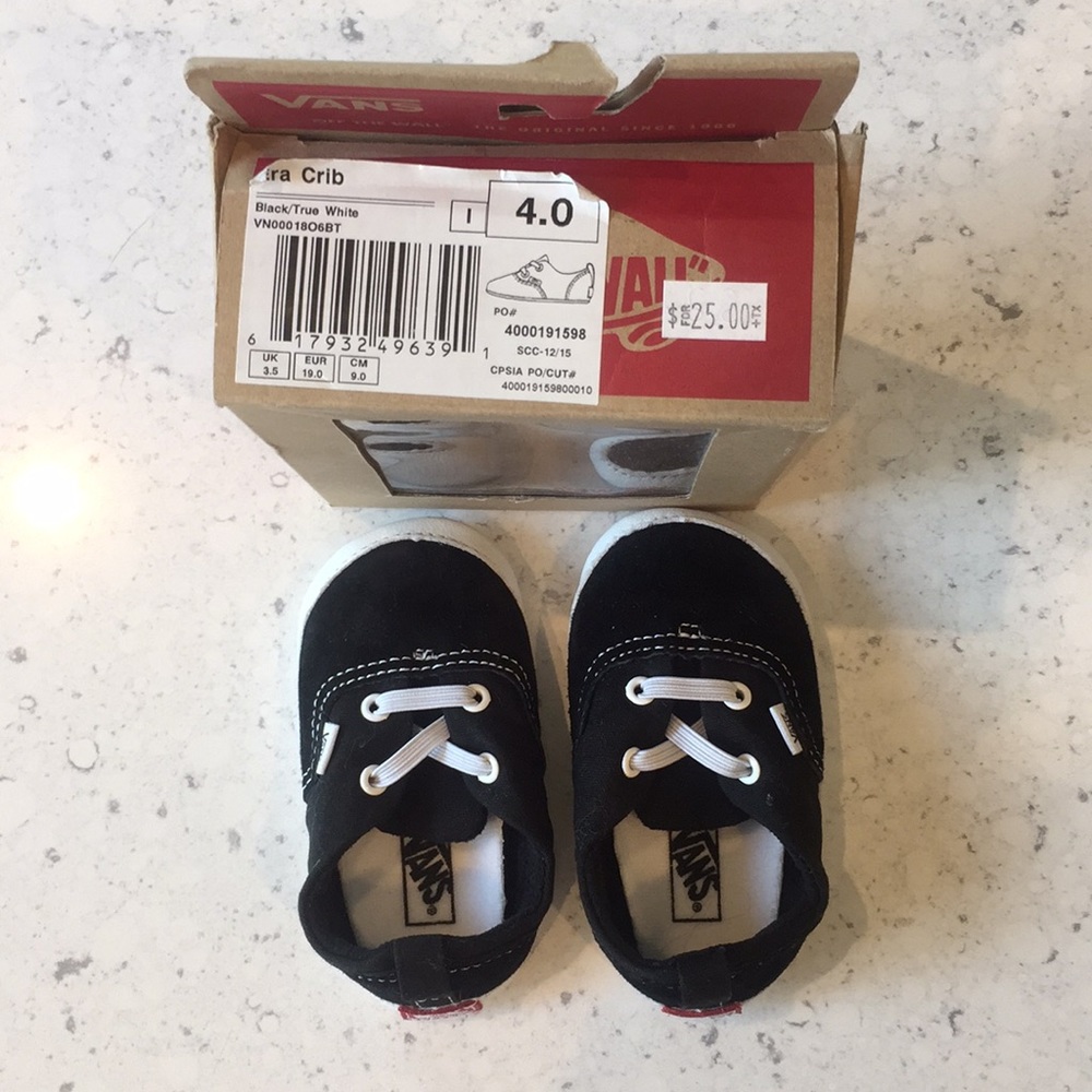 Black Vans Crib shoe NWT size 4